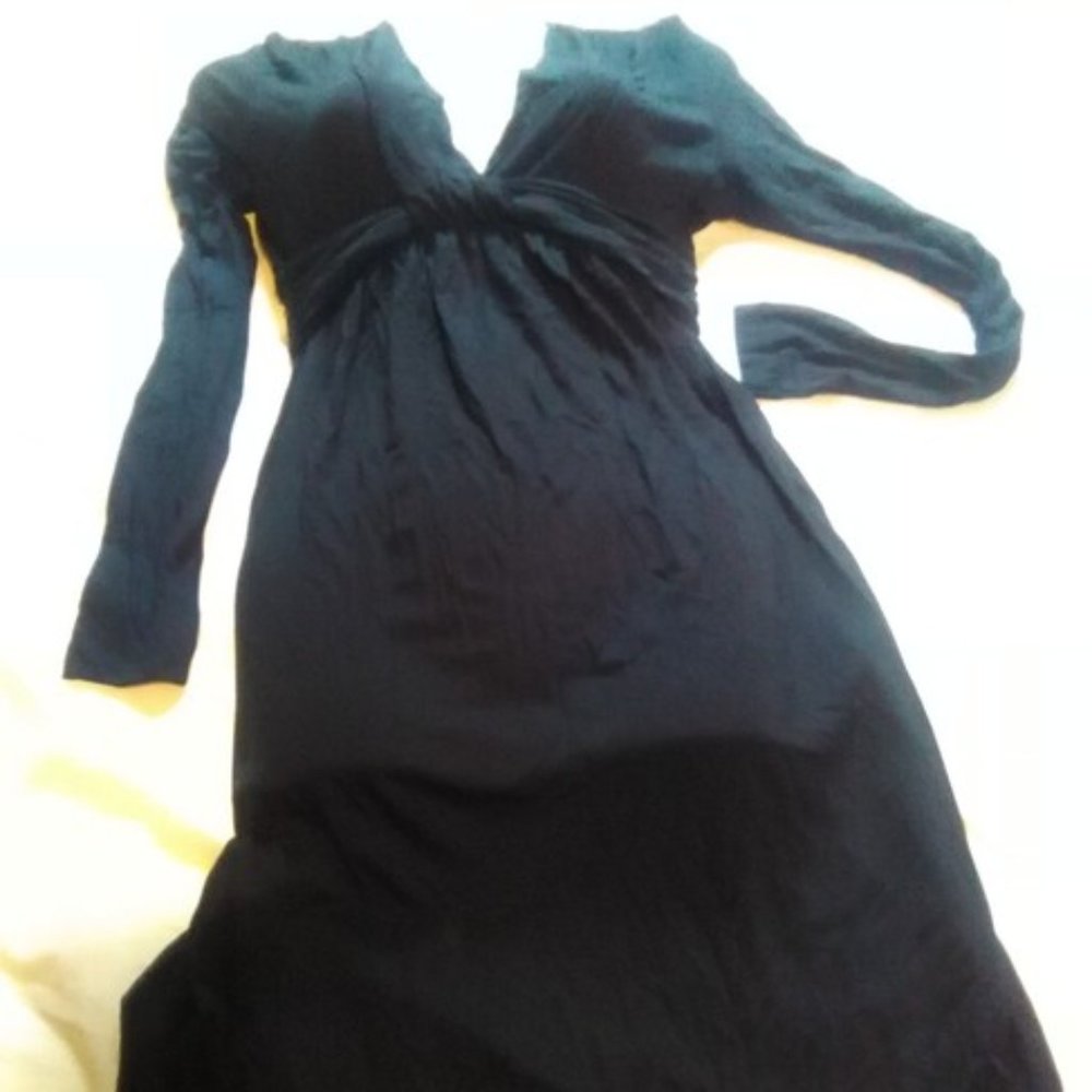 Soma Black Below Knee Length Casual Vneckline Dress.xsmall